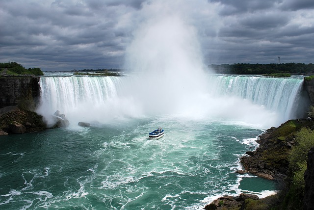 niagara-falls-2186816_640
