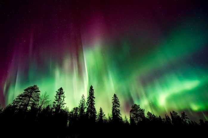 aurora-borealis-2647474_1920