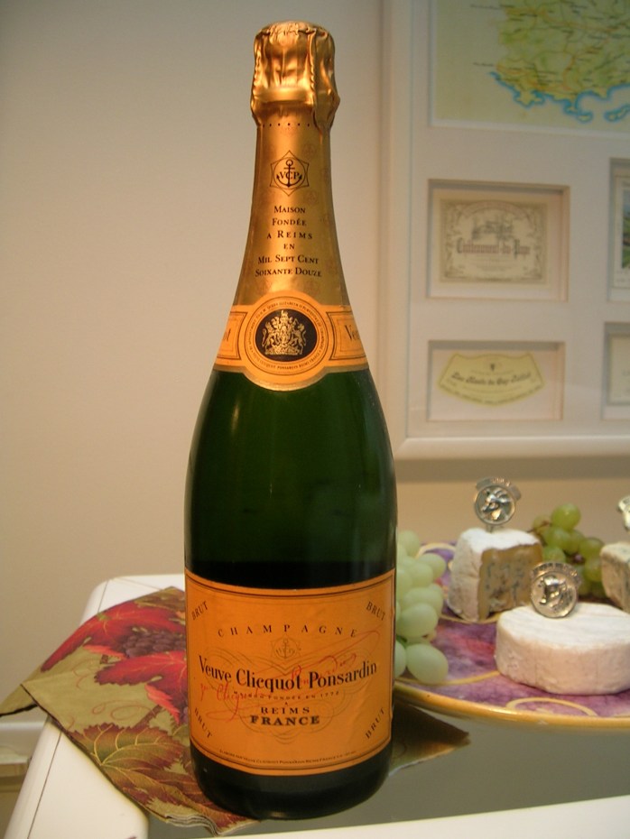Veuve_Clicquot_-_bottle