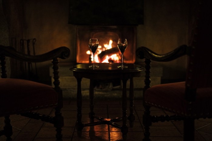 winter-light-wine-night-warm-interior-233053-pxhere.com