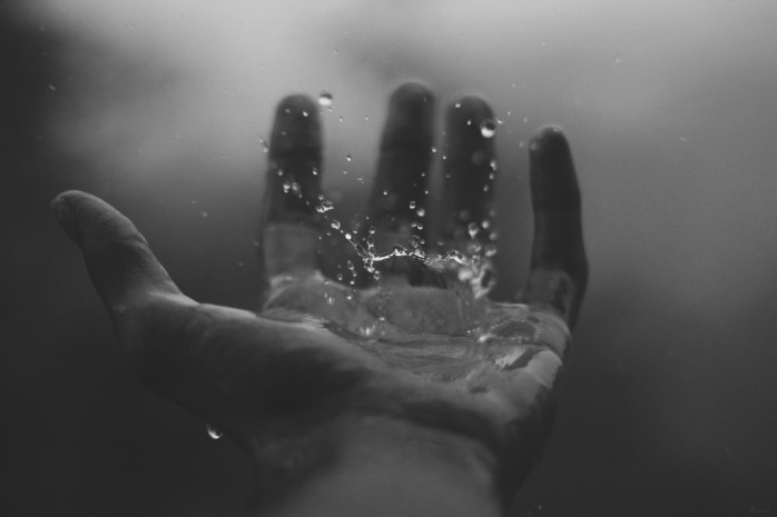hand-water-drop-black-and-white-white-photography-129975-pxhere.com